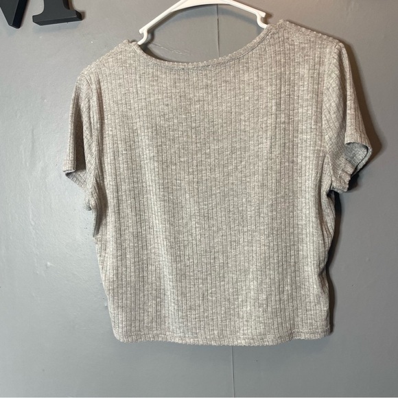 Revamped Gray Ribbed Front Tie Women's Short sleeve Top size medium - Picture 5 of 5
